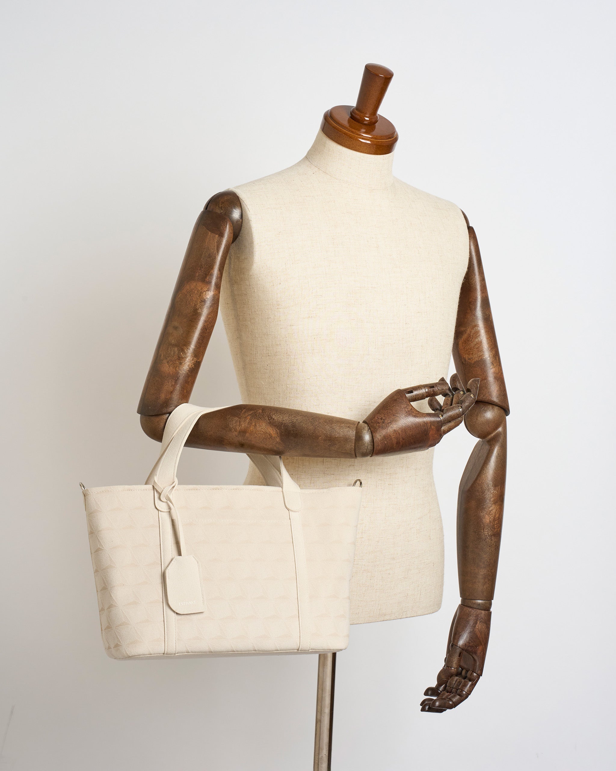 ESTIVANTスエード トートバッグスモール /オフホワイト Zip Tote Bag Small / ウルトラスエード ジップトートバッグ スモール