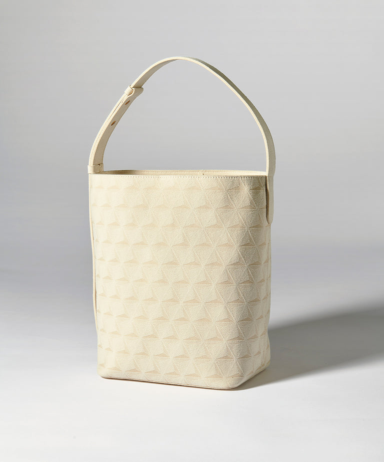 商品 – Estivant